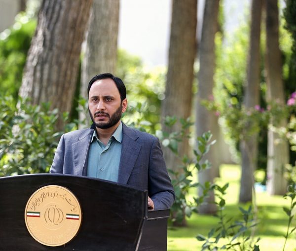 بهادری جهرمی: حداقل افزایش حقوق کارکنان و بازنشستگان ۲۰ درصد در نظر گرفته شده است