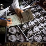 یک نماینده مجلس مدعی شد؛ ویزیت همزمان چند بیمار در مطب با هدف کسب درآمد بیشتر