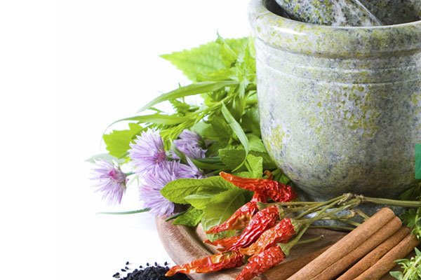 معاون آموزشی وزارت بهداشت ابلاغ کرد؛  ارائه درس آشنایی با مبانی طب سنتی و مکمل به دانشجویان علوم پزشکی