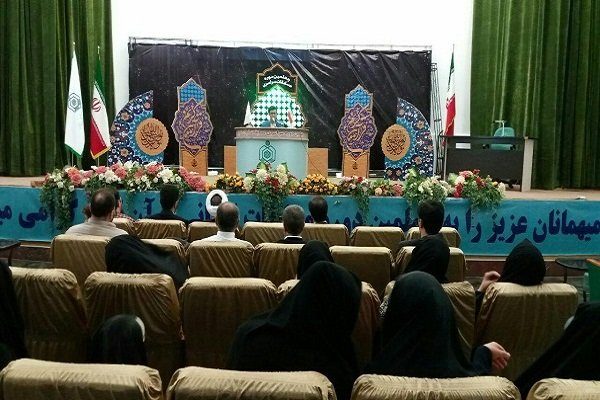تجلیل از خانواده اولین شهید مدافع حرم ارومیه  ￼