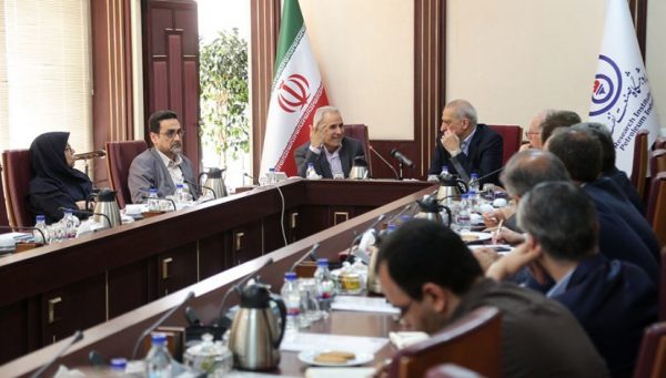 ضرورت بهره‌مندی بیشتر از بضاعت نخبگان داخلی در صنعت نفت