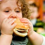 عامل بروز استعداد چاقی در جنین/ ۴۰ میلیون ایرانی درگیر اضافه وزن