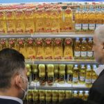 بازدید استاندار خوزستان از وضعیت کالاهای اساسی موجود در بازار