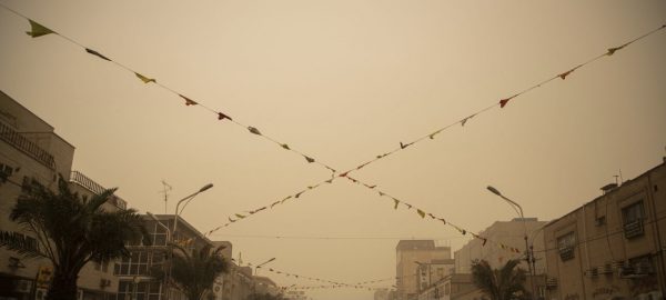 ادارات اهواز تعطیل نیست