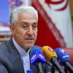 وزیر علوم :صنعت خودروسازی باید از نخبگان استفاده کند/ دستگاه‌های دولتی ظرفیت پذیرش این همه فارغ‌التحصیل را ندارند
