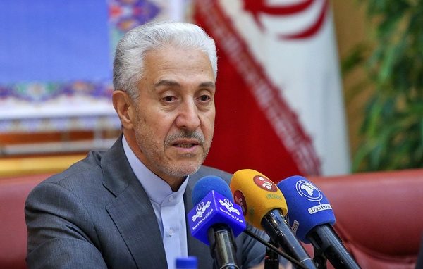 وزیر علوم :صنعت خودروسازی باید از نخبگان استفاده کند/ دستگاه‌های دولتی ظرفیت پذیرش این همه فارغ‌التحصیل را ندارند