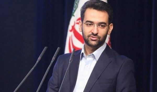 آذری جهرمی :کم‌فروشی در بسته‌های اینترنتی را رد نمی‌کنیم/ برای لو نرفتن سوالات کنکور در ۲۱۰ نقطه، اینترنت را قطع کردند