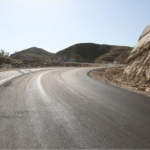 خدمتی دیگر از صنعت نفت به شهروندان ؛  اجرای عملیات روکش آسفالت جاده ارتباطی مسجدسلیمان به اندیکا