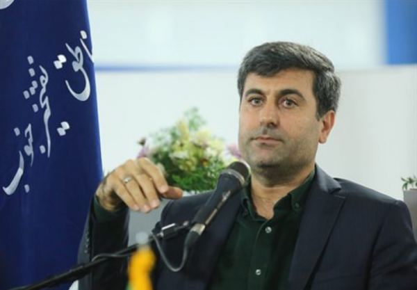 مدیرعامل مناطق نفتخیز جنوب در بازدید از مناطق سیل زده شهرستان باوی اعلام کرد: تا عادی شدن وضعیت جوی در کنار مردم باوی خواهیم ماند 